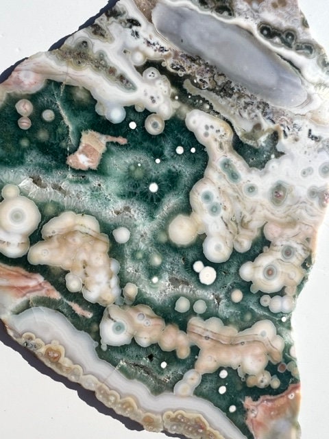 Vein 1 - 2 Ocean Jasper Slab / Highly translucent green Quartz / OJU17