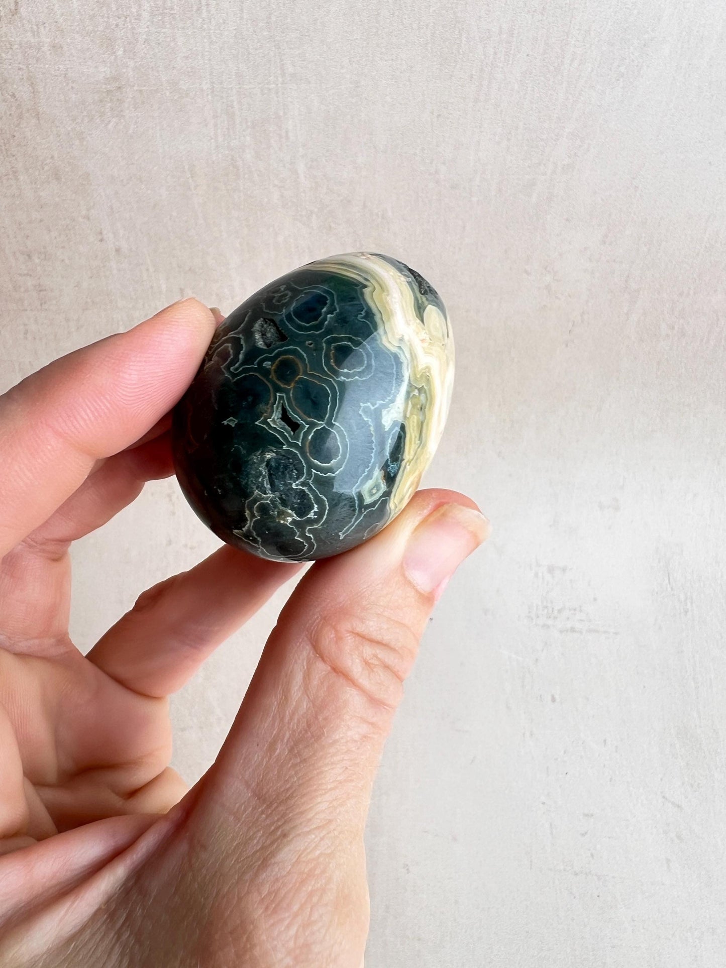 Ocean Jasper Egg – Polished Healing Crystal for Meditation (46mm x 36mm)