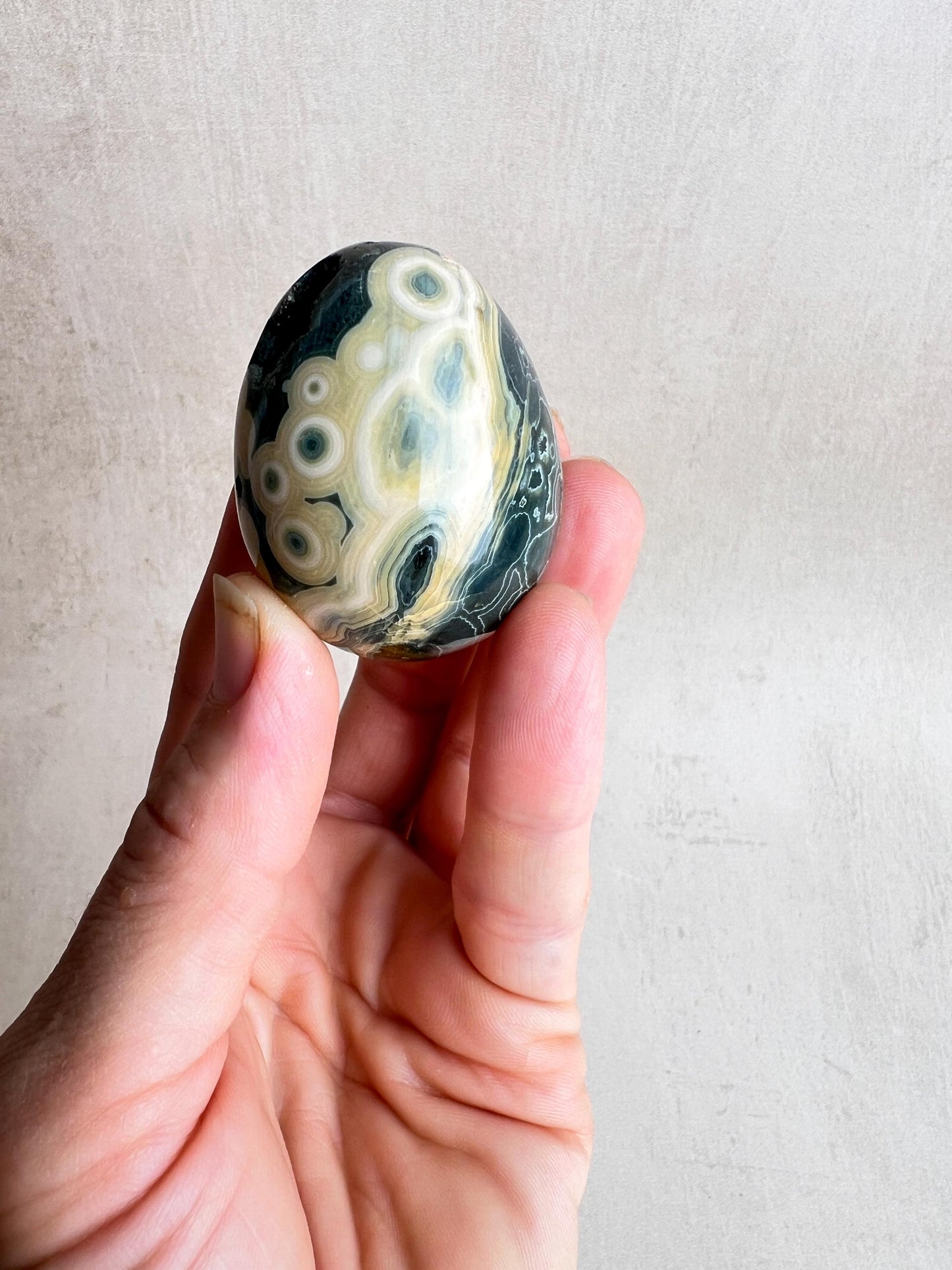 Ocean Jasper Egg – Polished Healing Crystal for Meditation (46mm x 36mm)