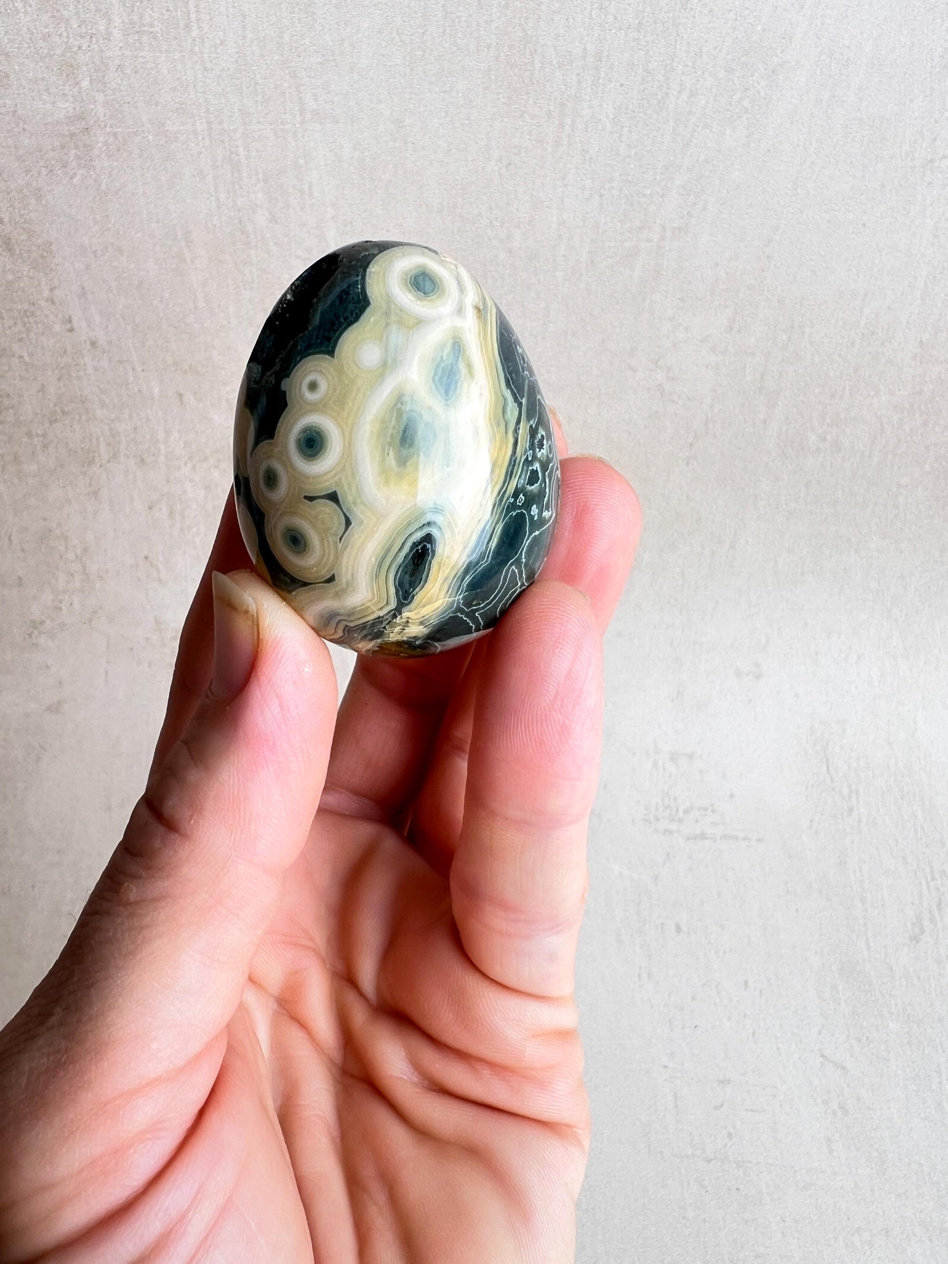Ocean Jasper Egg – Polished Healing Crystal for Meditation (46mm x 36mm)