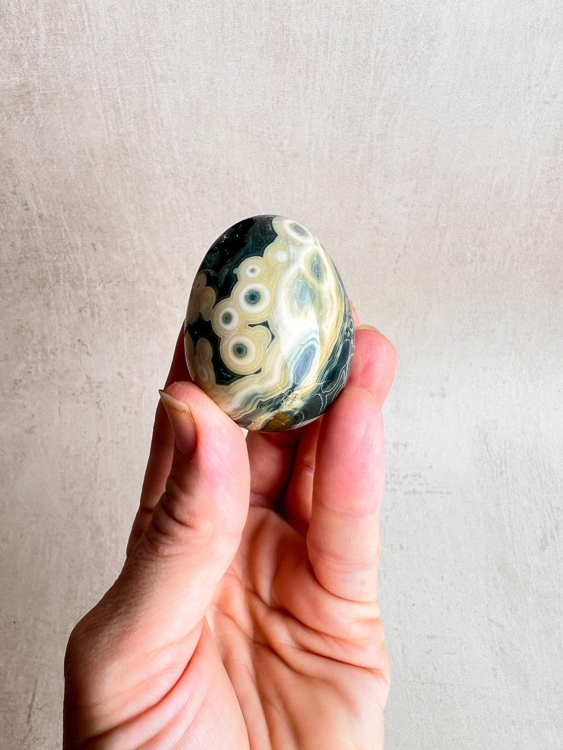 Ocean Jasper Egg – Polished Healing Crystal for Meditation (46mm x 36mm)