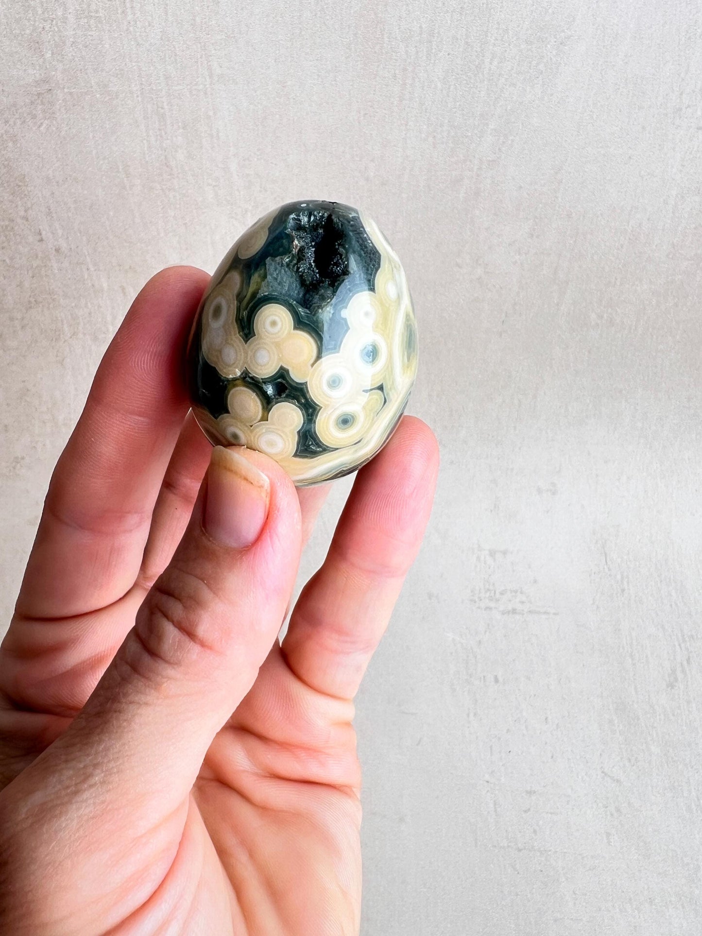 Ocean Jasper Egg – Polished Healing Crystal for Meditation (46mm x 36mm)