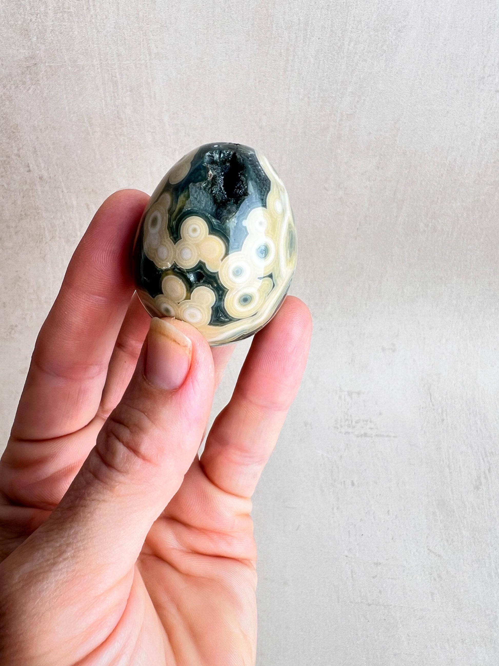 Ocean Jasper Egg – Polished Healing Crystal for Meditation (46mm x 36mm)